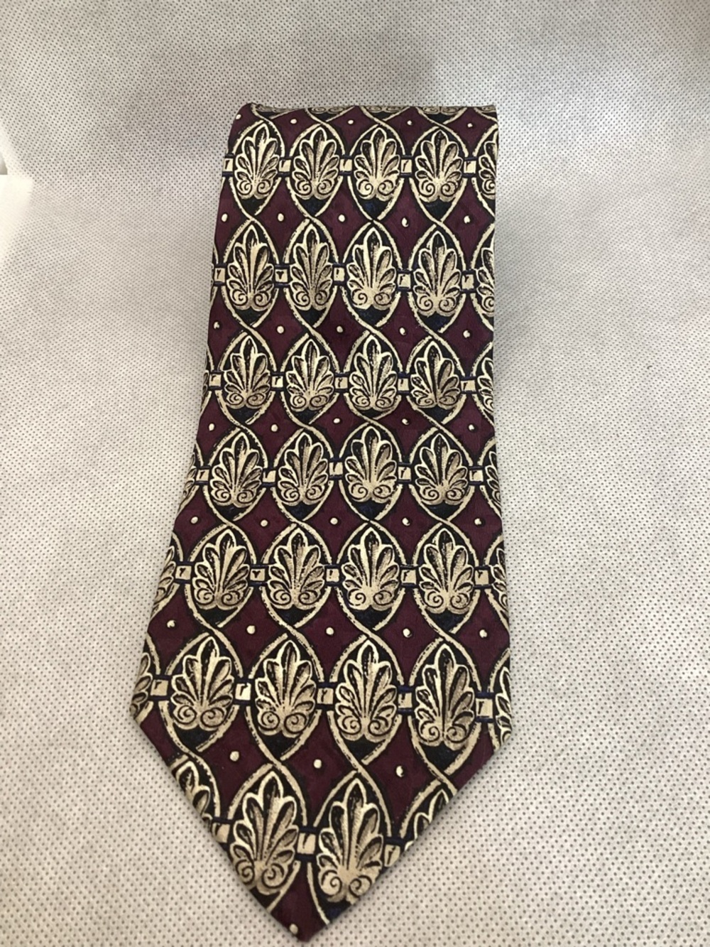 Robert Talbott Best of Class David Hickey Silk Tie Burgundy Gold Medallion USA